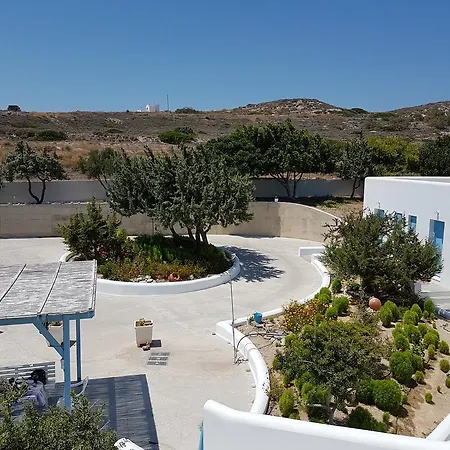 Sarakiniko Rooms-3